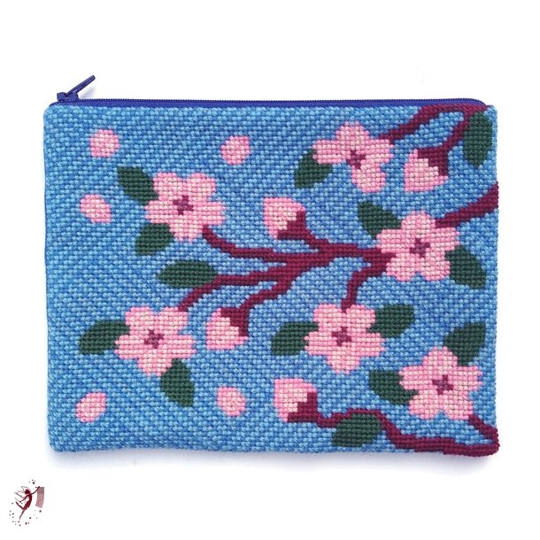 71-0493  Blossom clutch 16x21,5 cm