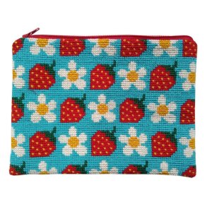 71-0516 Strawberry fields clutch 21x15 cm