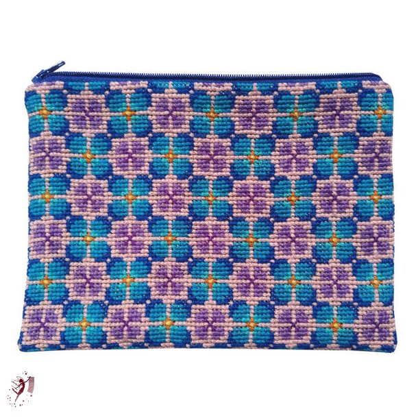 71-0518  Petit blue flowers clutch 21x14,5 cm