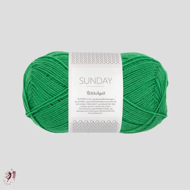 Sunday 8236 Statement green