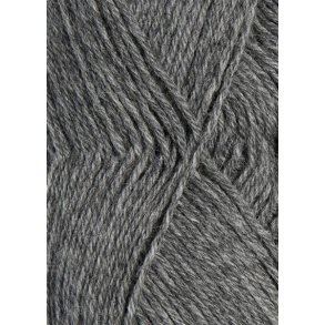 Sisu 1042 mellem grmeleret