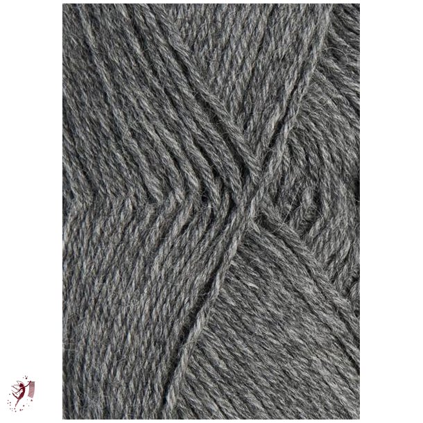 Sisu 1042 mellem grmeleret